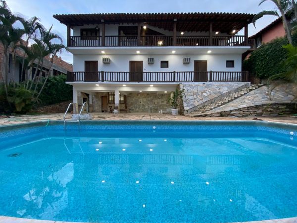 Ref:. 0018 – CASA EM ESCARPAS DO LAGO com vista FENOMENAL DA REPRESA