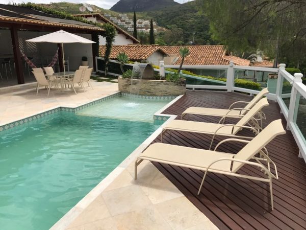 Ref:. 0017 – Casa em Escarpas do Lago com área de lazer, piscina, churrasqueira e quatro suítes + 1 quarto