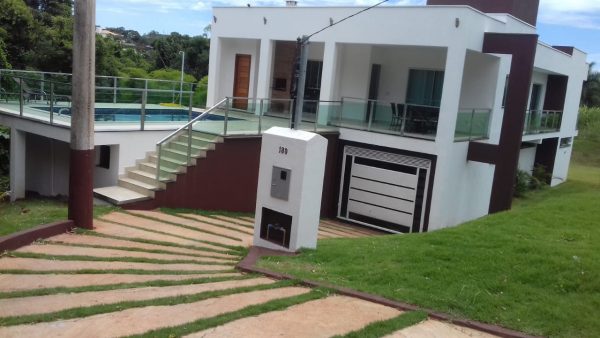 Ref:. 0020 – Casa em Escarpas do Lago de 7 quartos sendo 5 suítes para 24 pessoas