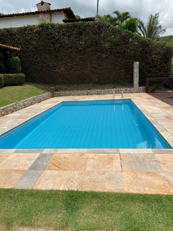 Ref:. 0010 - Casa em Escarpas do Lago com área de lazer, piscina, churrasqueira e quatro quartos com ar condicionado