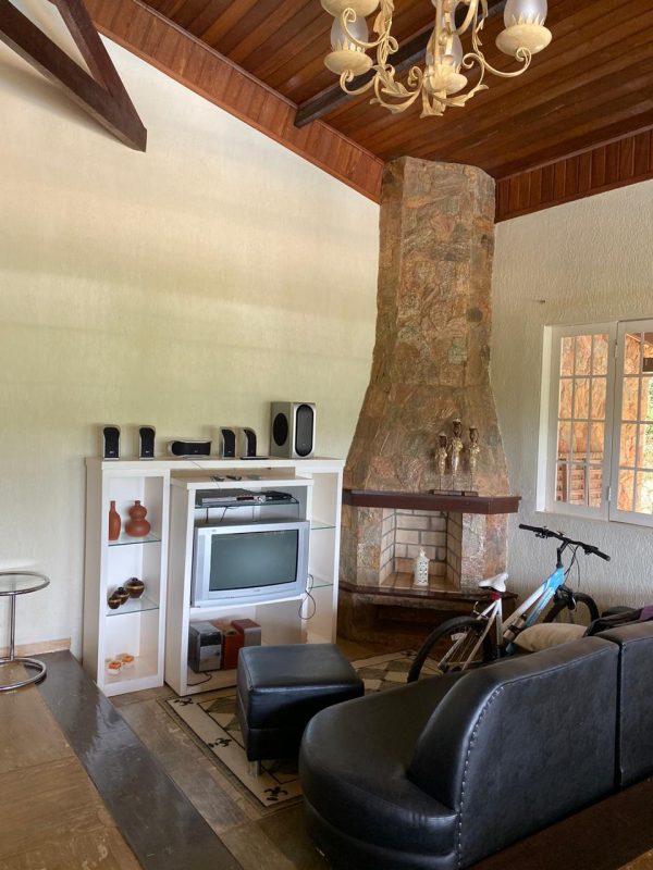Ref:. 0010 - Casa em Escarpas do Lago com área de lazer, piscina, churrasqueira e quatro quartos com ar condicionado - Image 18