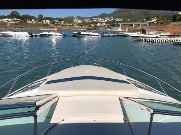 Ref:. 0034 – Aluguel e Passeio de Lancha no Lago de Furnas - Lancha Ventura 26.5 pés para 12 pessoas - Image 5