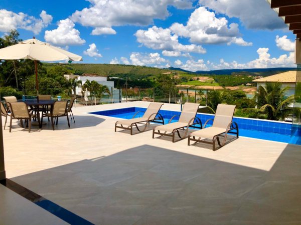 Ref:. 0008 – Casa recém construída em Escarpas do Lago – 7 suítes, piscina e saúna. - Image 4
