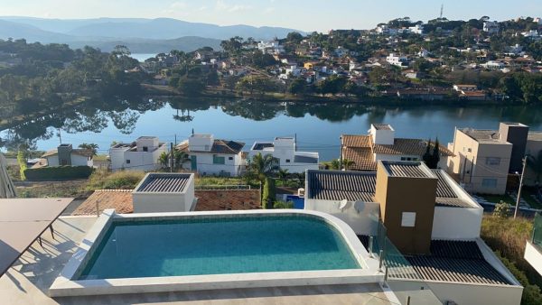 Ref:. 0011 –  Casa Super em Luxo Escarpas do Lago com 5 suítes, piscina, sauna e churrasqueira