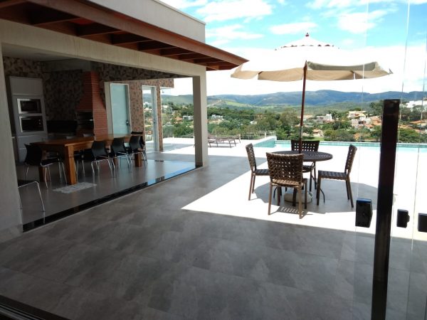 Ref:. 0011 –  Casa Super em Luxo Escarpas do Lago com 5 suítes, piscina, sauna e churrasqueira - Image 8