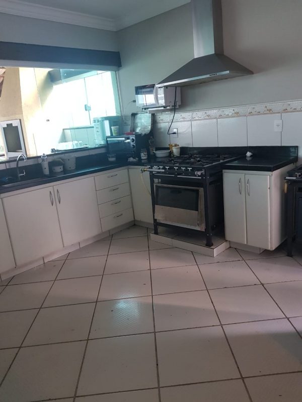 Ref:. 0019 – CASA EM ESCARPAS DO LAGO com 10 suítes para 44 pessoas - Image 15