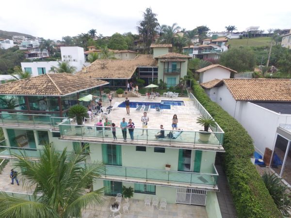Ref:. 0019 – CASA EM ESCARPAS DO LAGO com 10 suítes para 44 pessoas