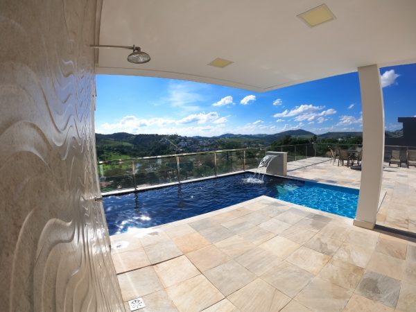 Ref:. 0015 – Casa super luxo em Escarpas do Lago – 8 suítes, piscina e hidromassagem