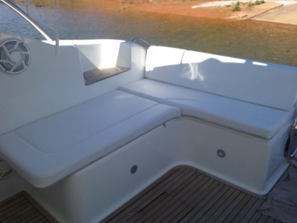 Ref:. 0039 – Passeio de Lancha em Escarpas do Lago e Represa de Furnas. Phanton 500 HT para 17 pessoas. - Image 2