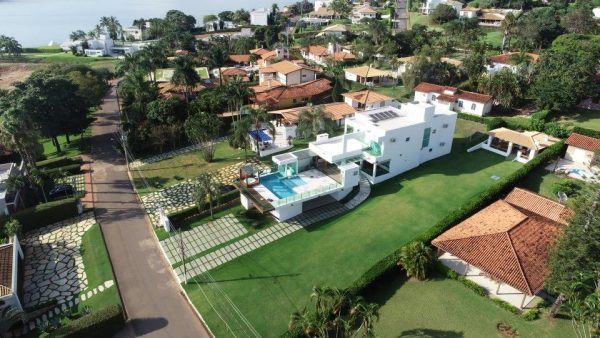 Ref:. 0040 – Casa de 6 suítes sendo 2 master com vista para o lago - Image 4
