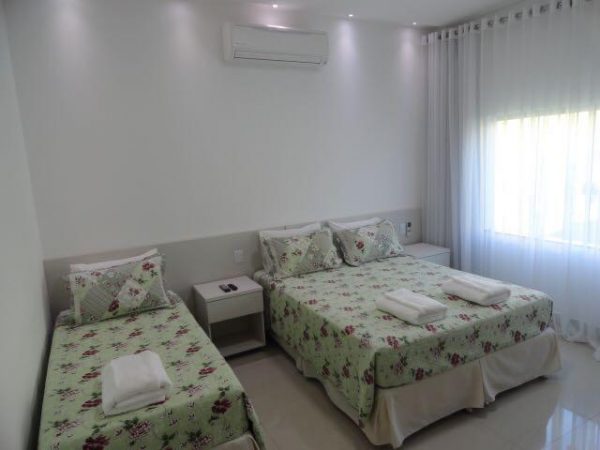 Ref:. 0040 – Casa de 6 suítes sendo 2 master com vista para o lago - Image 18
