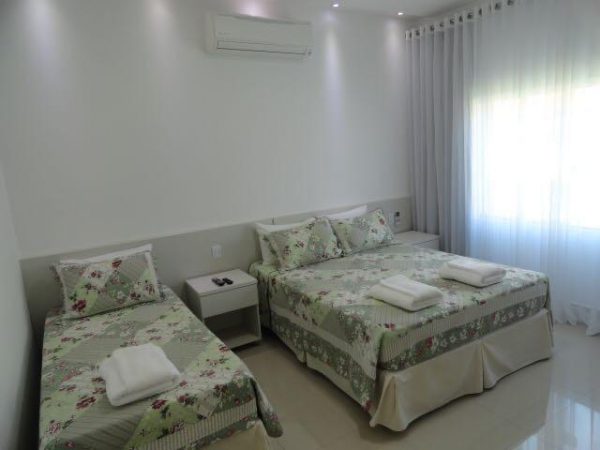 Ref:. 0040 – Casa de 6 suítes sendo 2 master com vista para o lago - Image 22