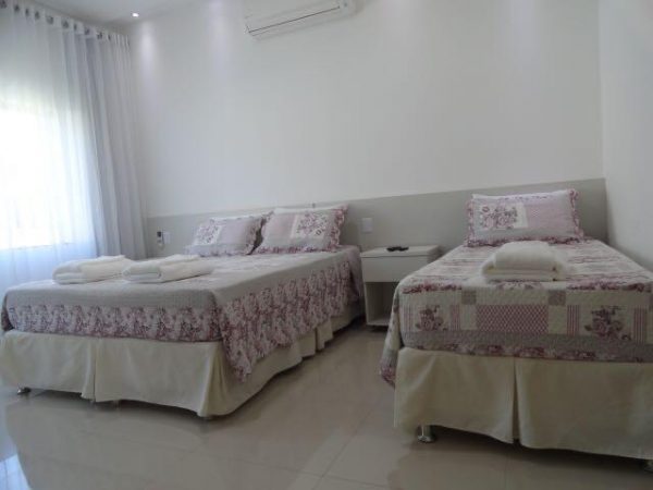 Ref:. 0040 – Casa de 6 suítes sendo 2 master com vista para o lago - Image 26